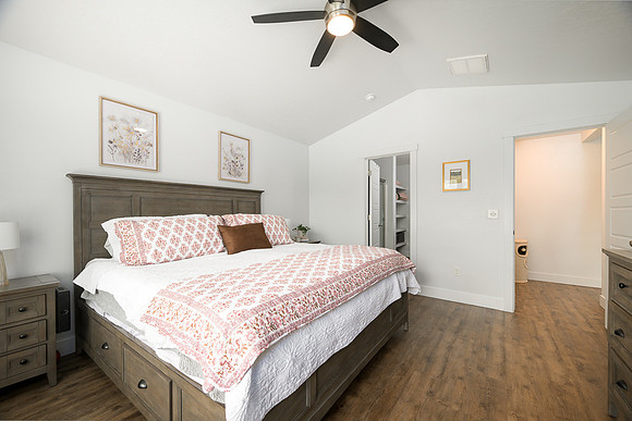 2244 S Knotty Timber-13.jpg