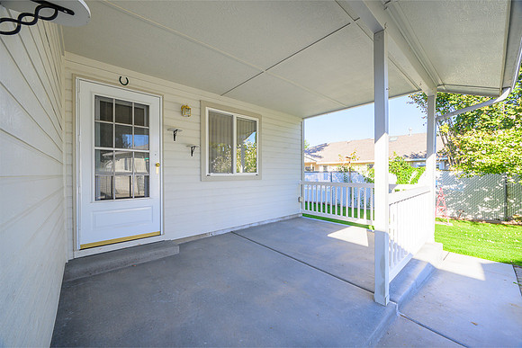 2166 W Sandalwood-8.jpg