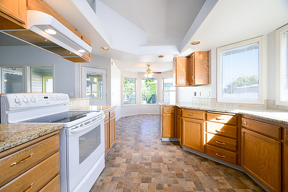 2166 W Sandalwood-22.jpg