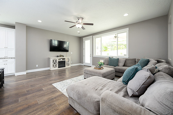 11151 Carriage Hill-24.jpg