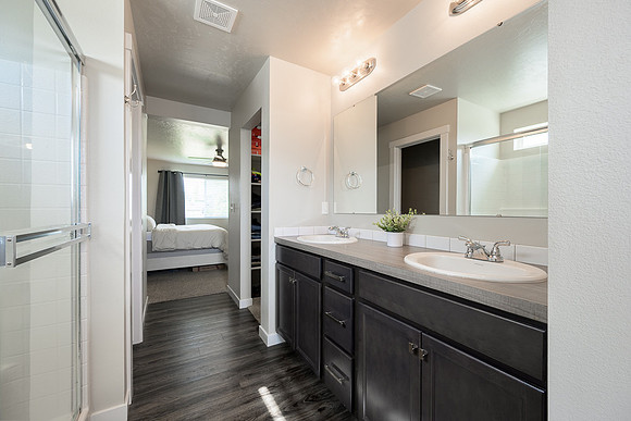 4111 S Barletta-24.jpg
